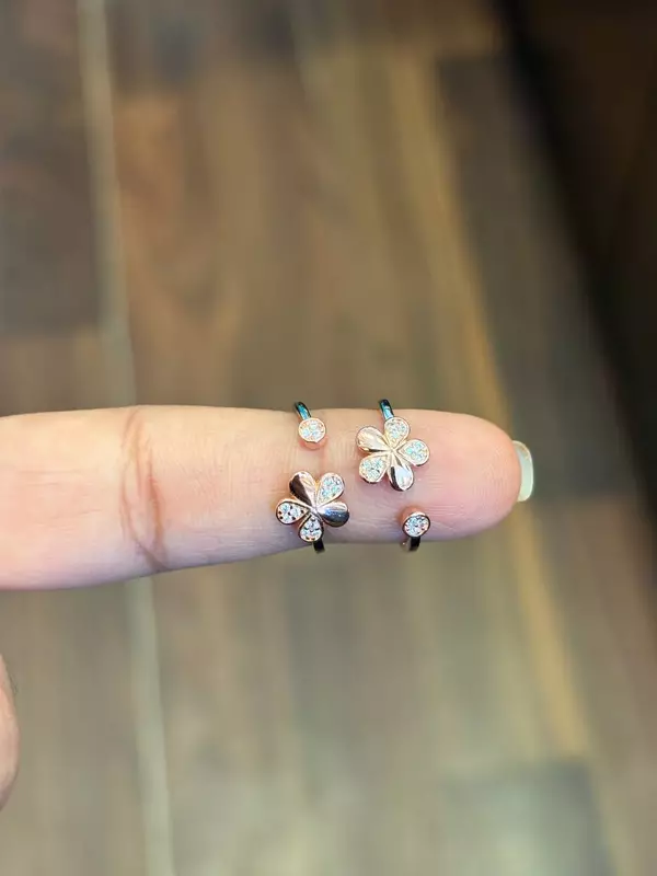 Silver casting flower toe ring with rosegold finish