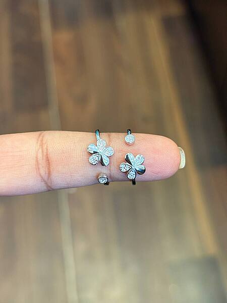 Silver casting flower toe ring