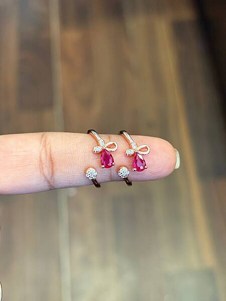 Silver swaropa toe ring with rosegold finish