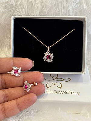 Silver fancy pink pendant set with rosegold finish