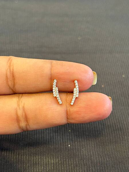 Silver mithra stud with rosegold finish