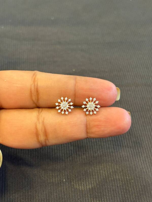 Silver anvi stud with rosegold finish