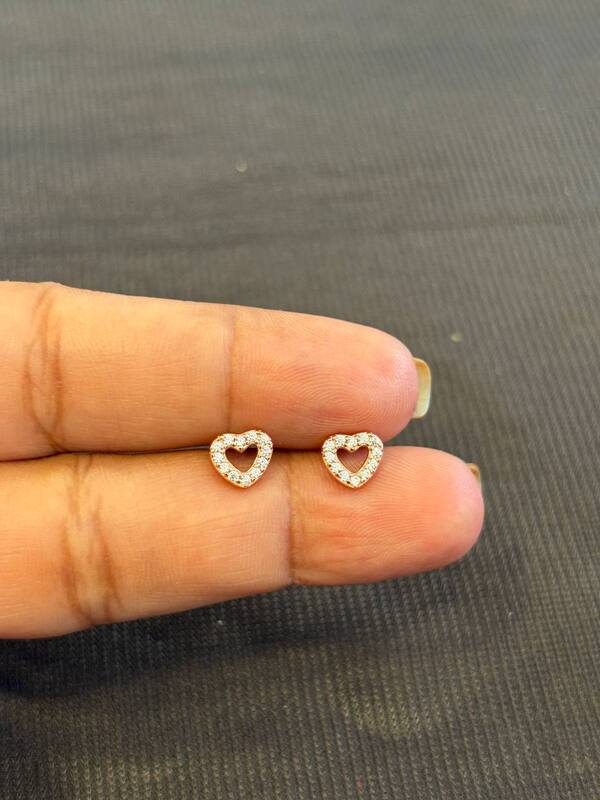 Silver hearrt stud with rosegold finish