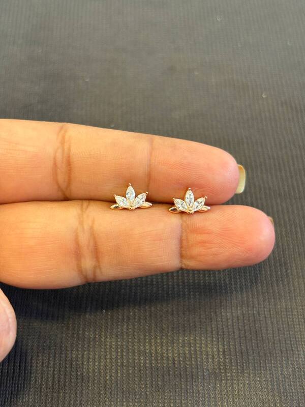 Silver lotus casting stud with rosegold finish