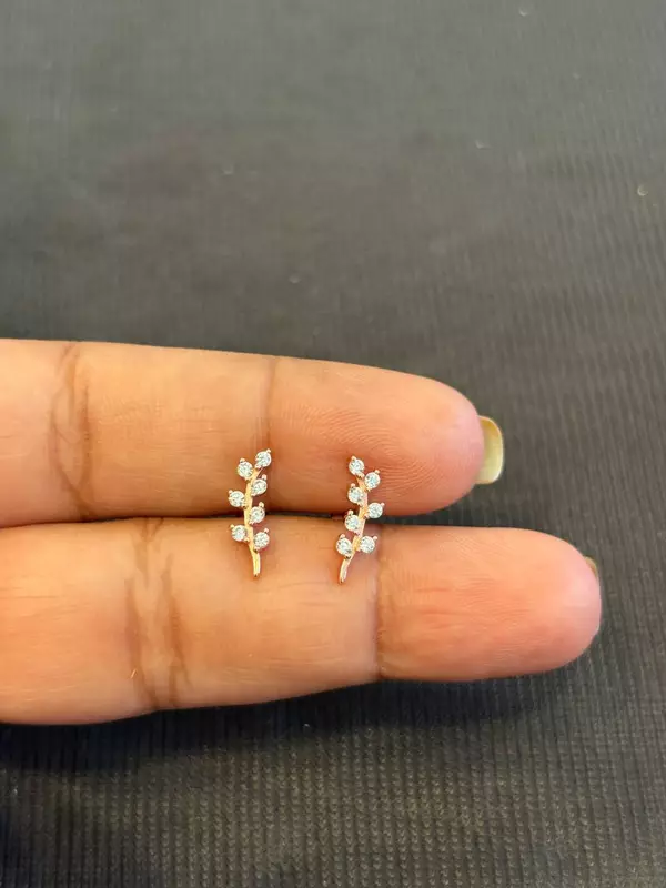 Silver stone leaf stud with rosegold finish