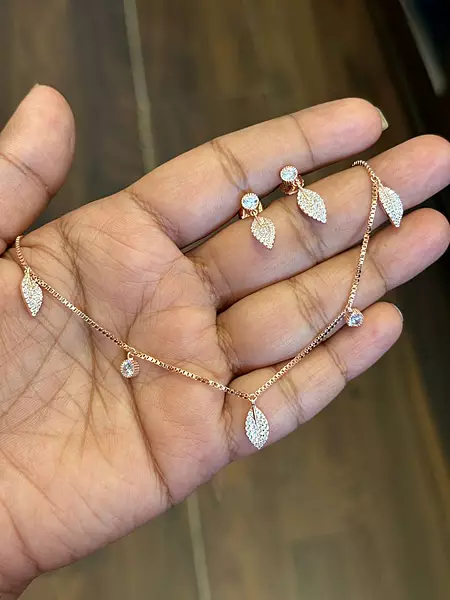 Silver leafy charm with rosegold finish