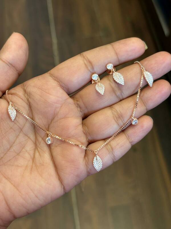 Silver leafy charm with rosegold finish