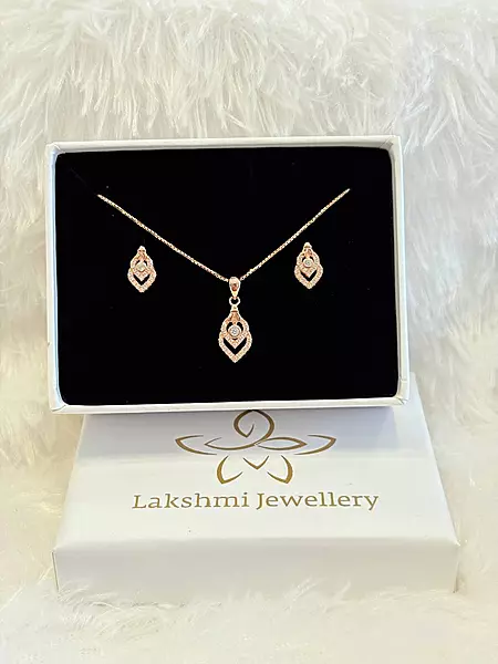 Silver sena pendant set with rosegold finish