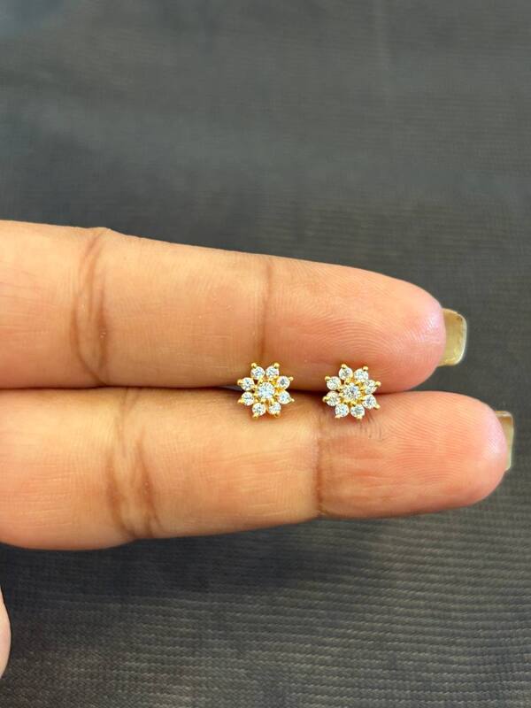 Silver 8 stone stud with gold finish