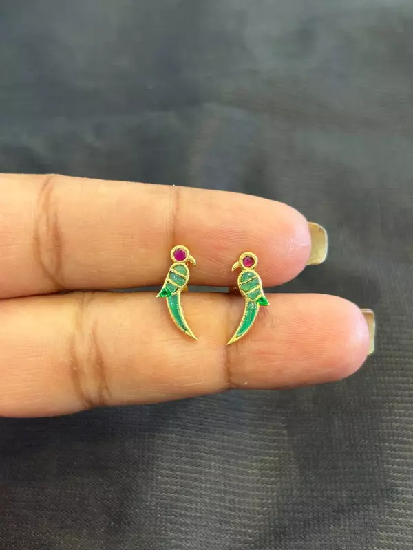 Silver parrot stud with gold finish