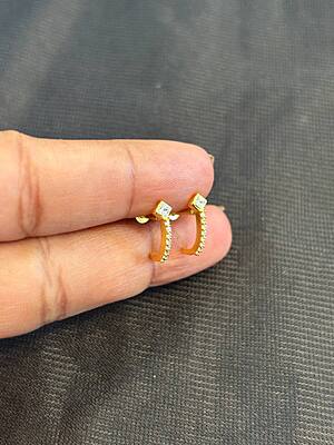 Silver J type stud with gold finish