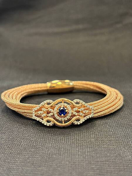Silver aroha magnetic rope with rosegold finish