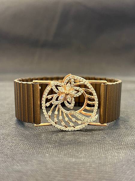 Silver aloha wrist band with rosegold finish