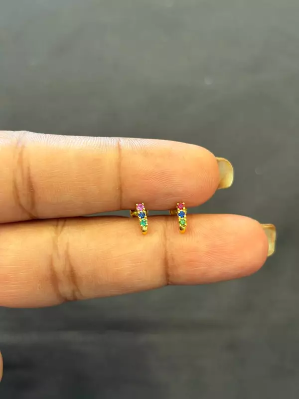 Multicolourr 9 carat gold stud