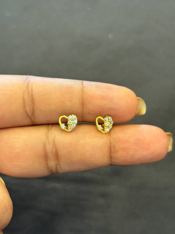 Heartt 9 carat gold stud