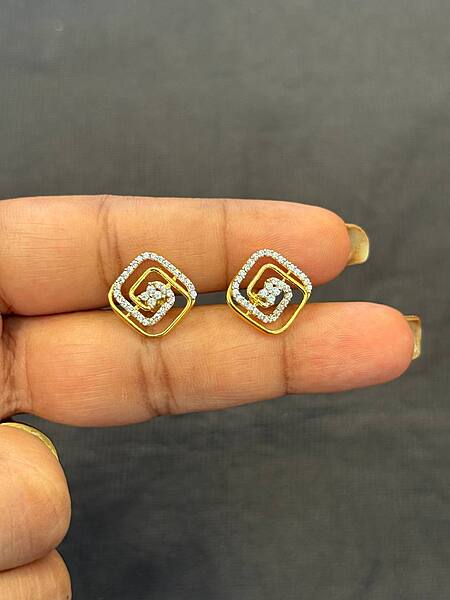 Anmika 9 carat gold stud