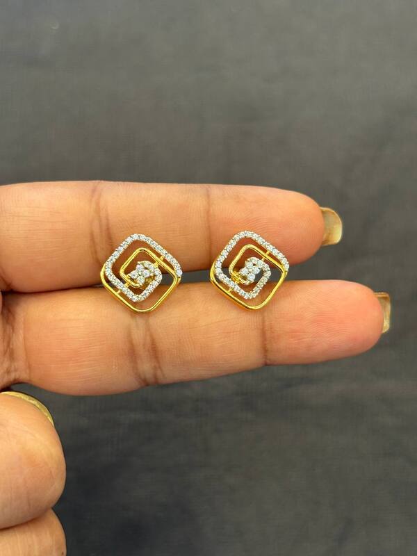 Anmika 9 carat gold stud