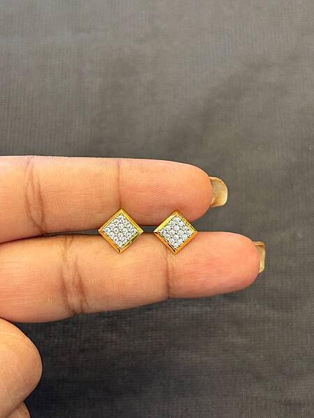 Cast square 9 carat gold stud
