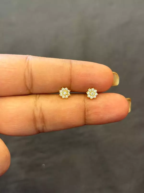 9 stone 9 carat gold stud