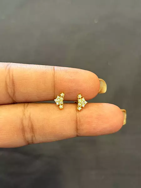 Helix 9 carat gold stud