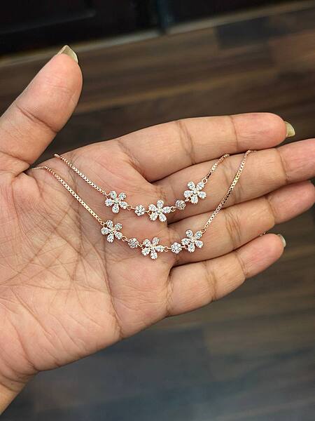 Silver triflower anklet with rosegold finish