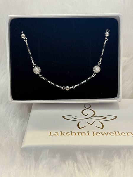 Silver ball bracelet