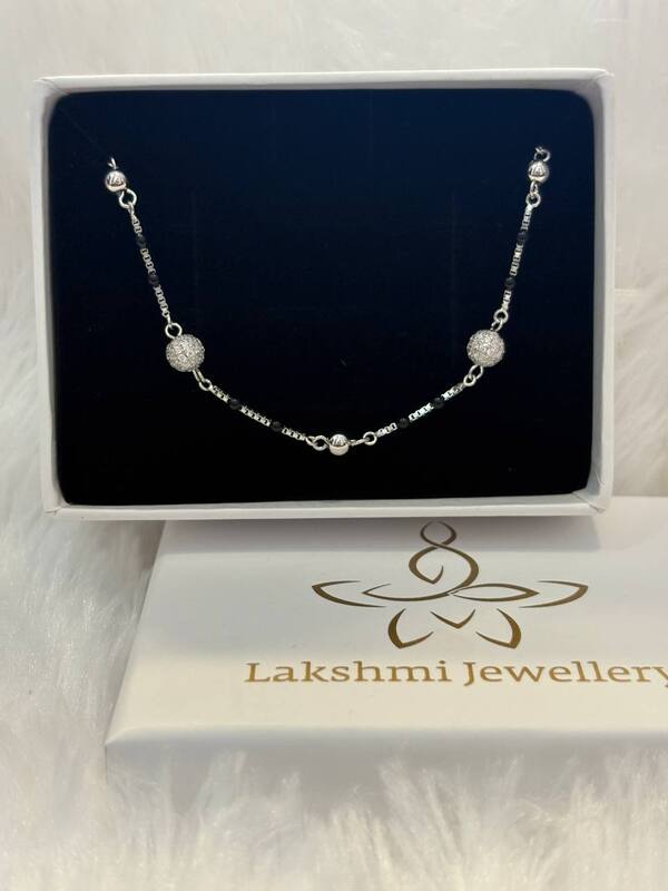 Silver ball bracelet