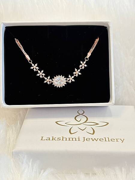 Silver mullai white with rosegold finish