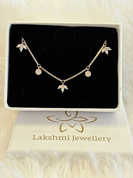 Silver flower charms bracelet with rosegold finish