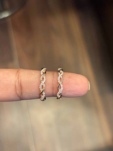 silver twist toe ring with rose gold finish