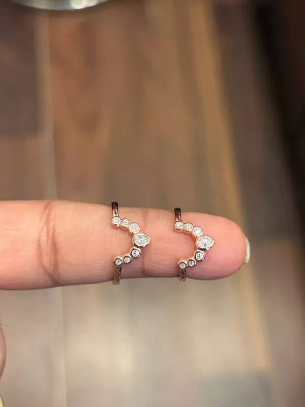 silver crownika toe ring with rose gold finish