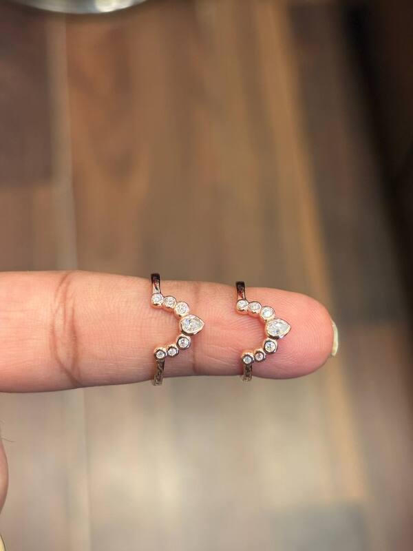 silver crownika toe ring with rose gold finish