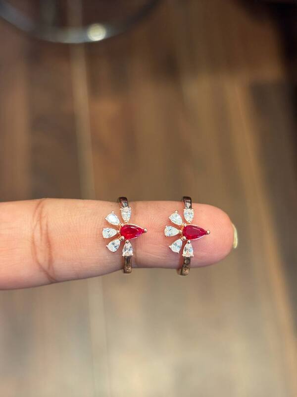 silver vaanila toe ring with rose gold finish