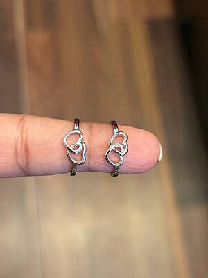 silver dual heart toe ring