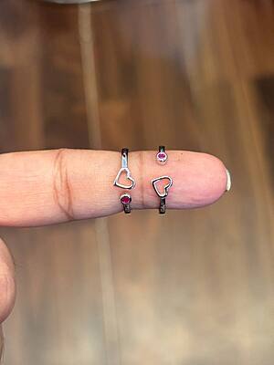 silver hearty stone toe ring