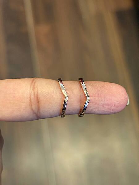 silver plain -crown toe ring with rosegold finish