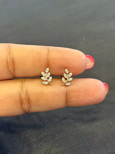 Silver leaff second stud with rosegold finish