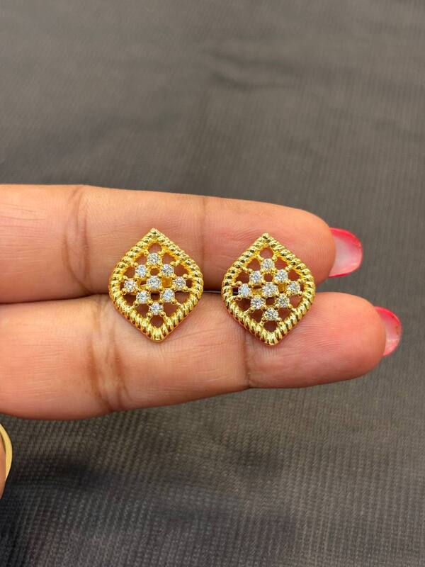 Silver madona stud with gold finish