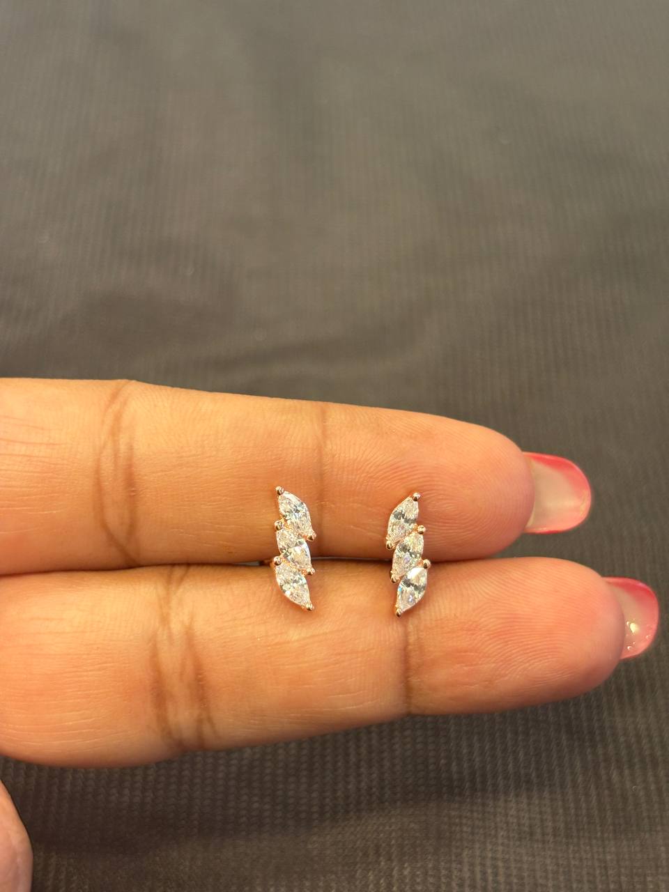 Silver vani second stud with rosegold finish
