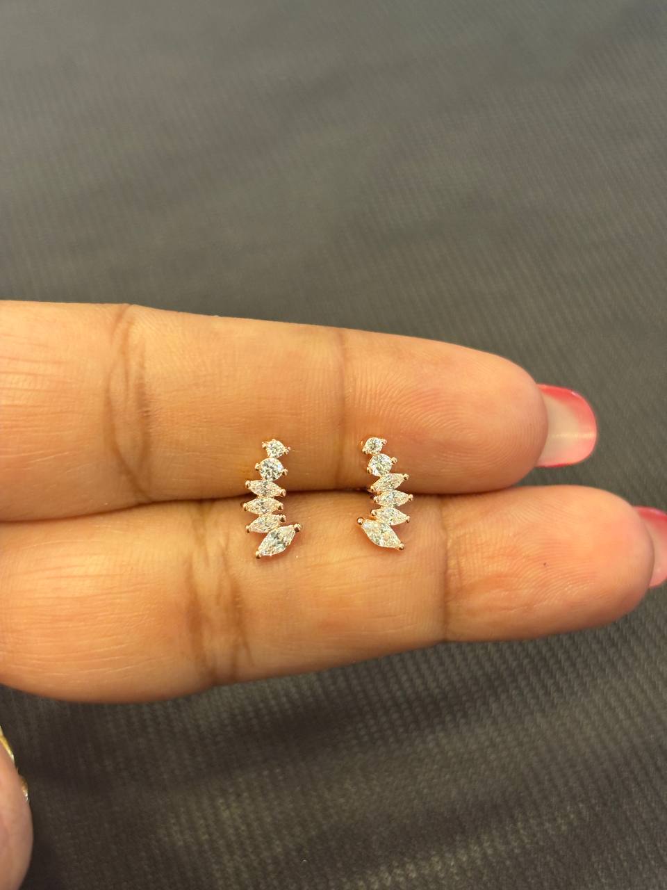 Silver anvi second stud with rosegold finish