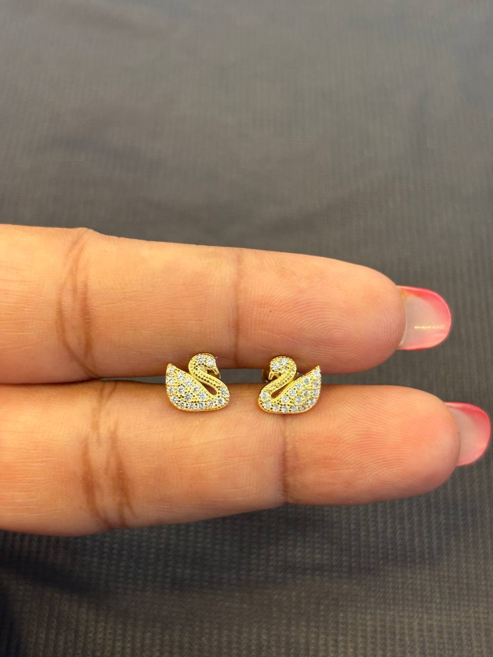 Silver Swan stud