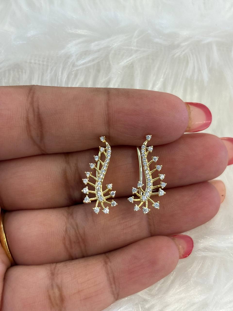 Silver sia earcuff