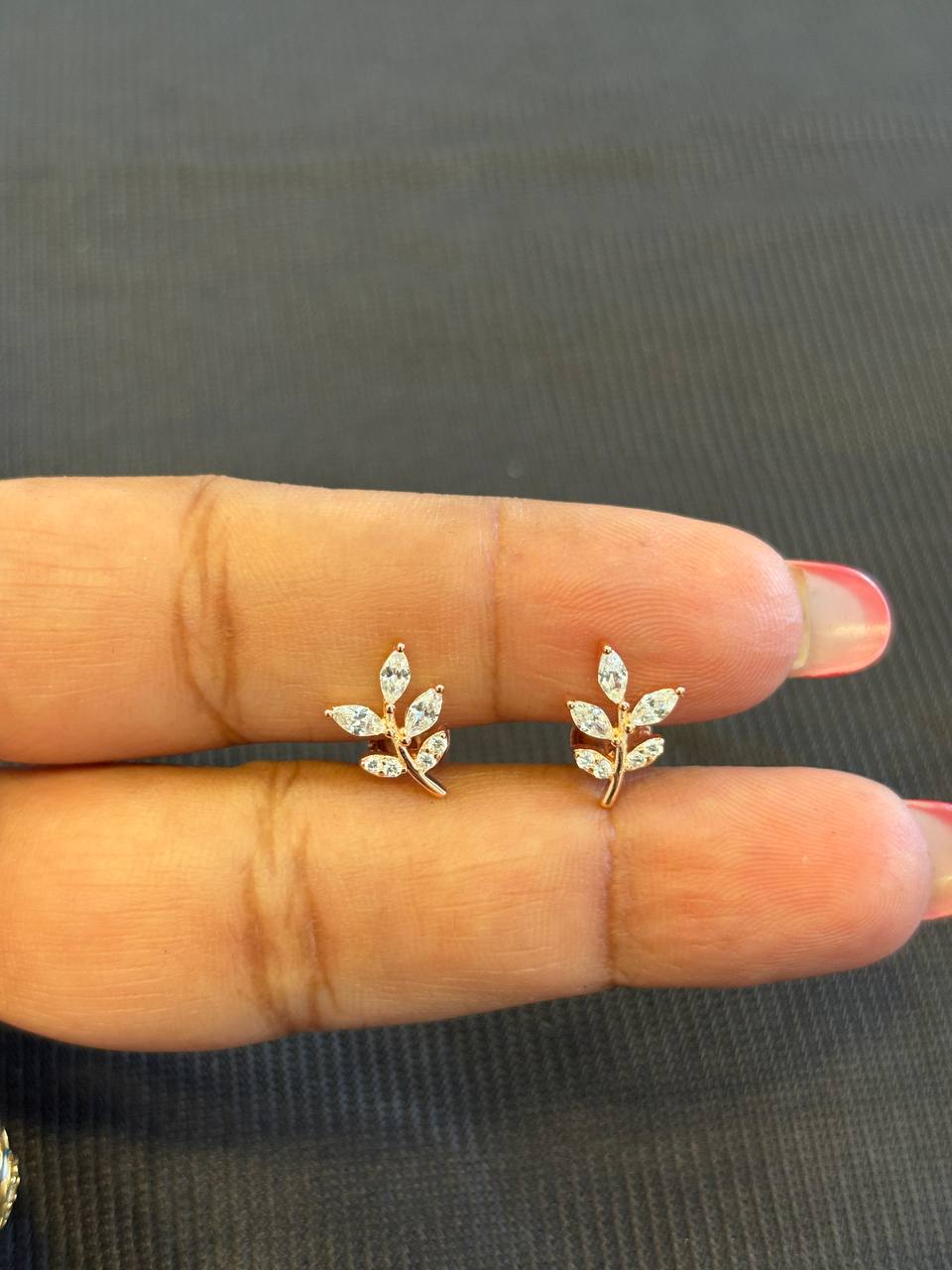 silver dew stud