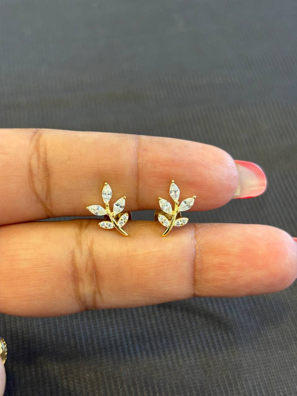 silver dew stud