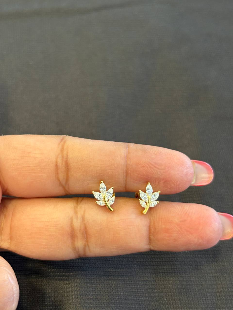 silver illai stud