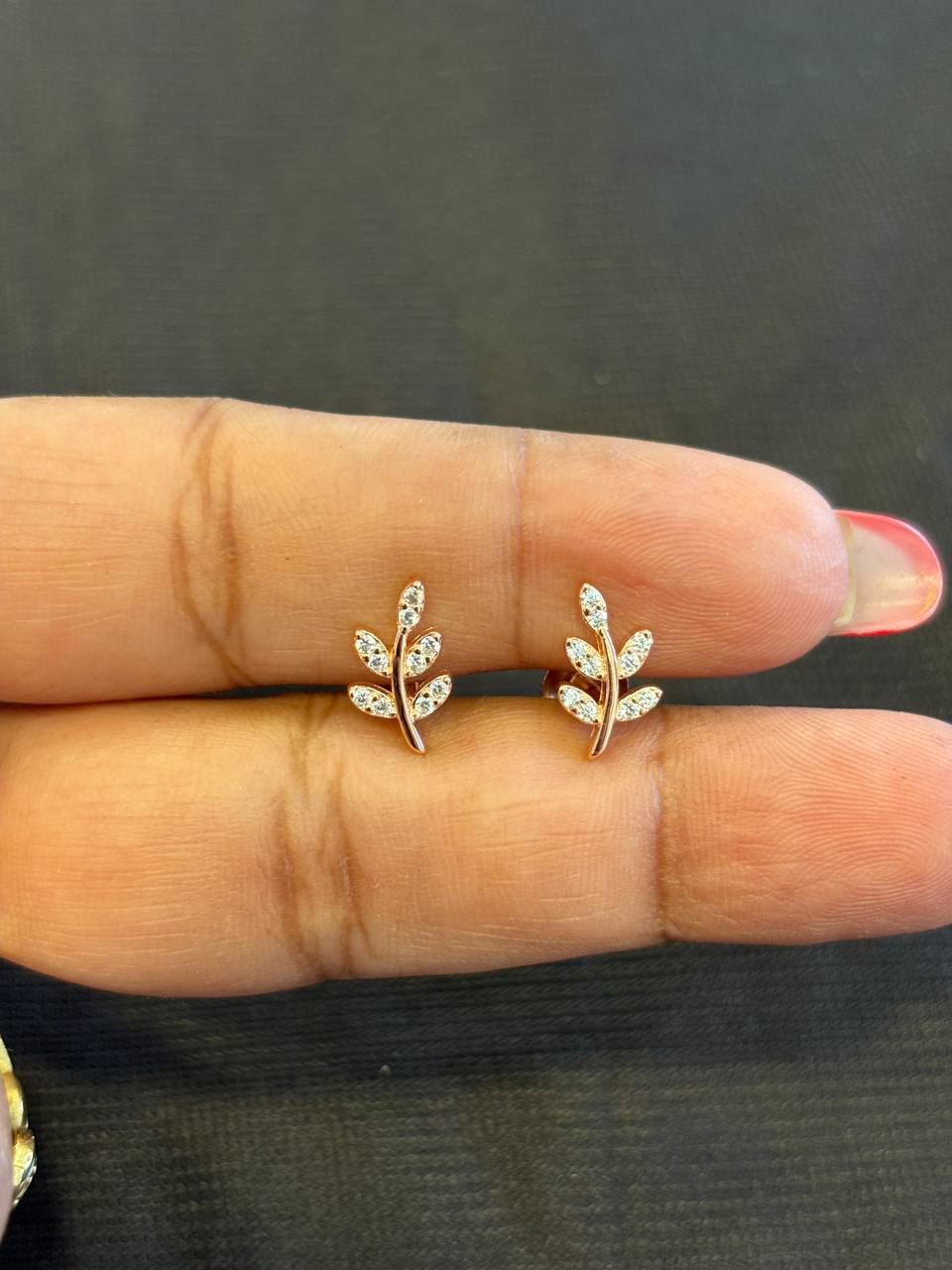 silver leafy stud
