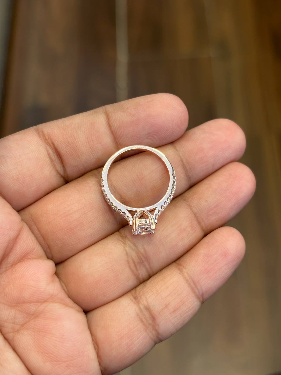 Silver nyra ring with rosegold finish