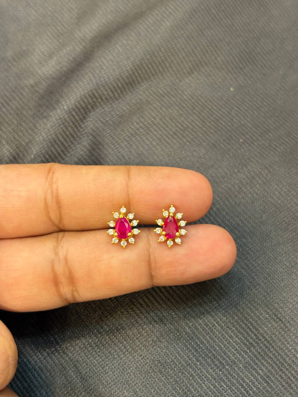 Silver pink stud with gold finish
