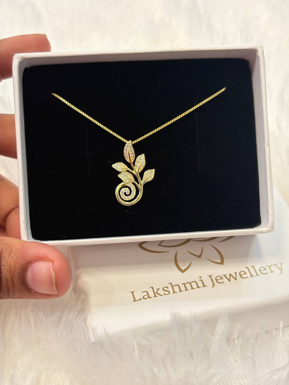 Silver illai chain with rosegold finish