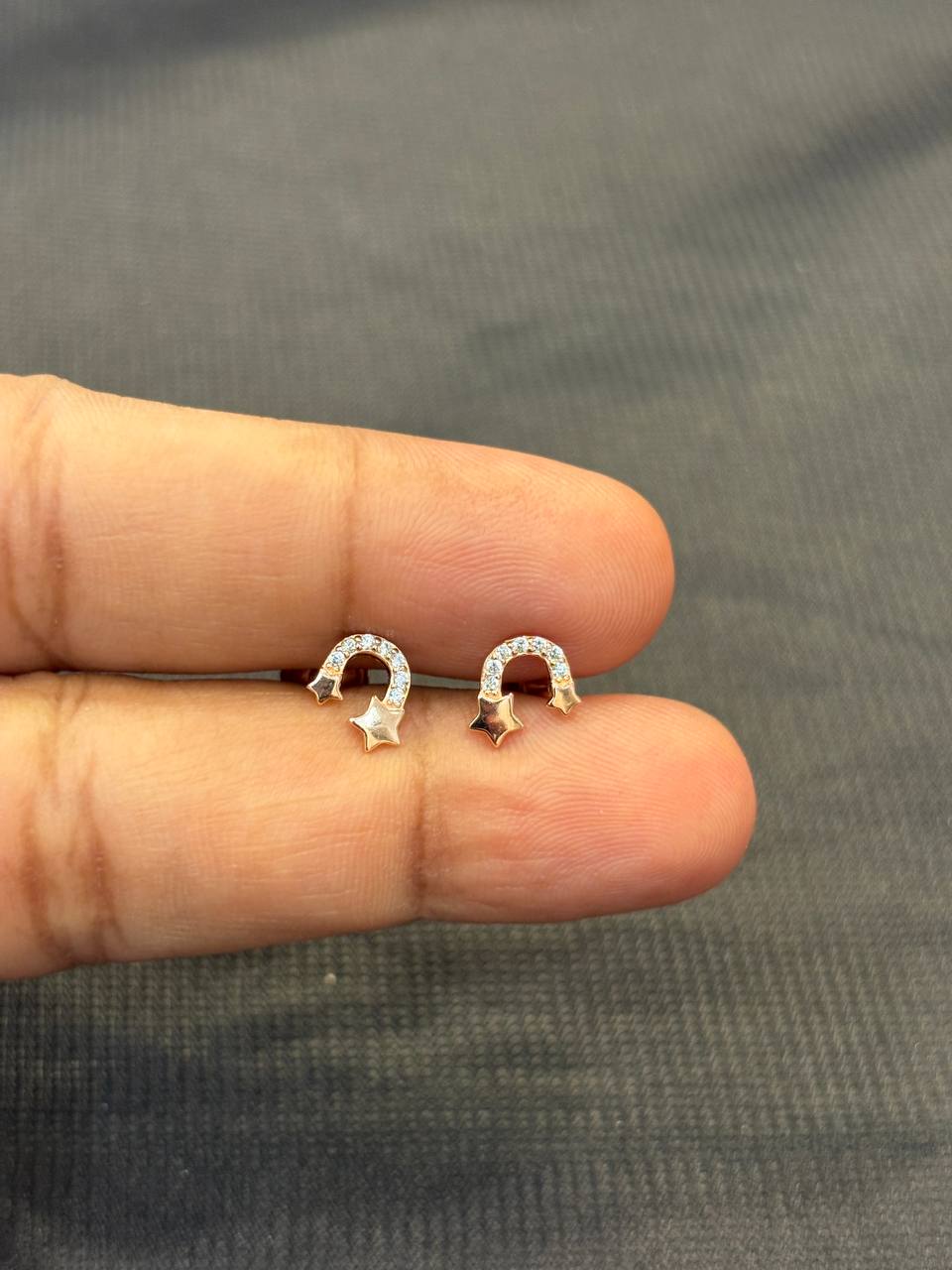 Silver U stud with rosegold finish